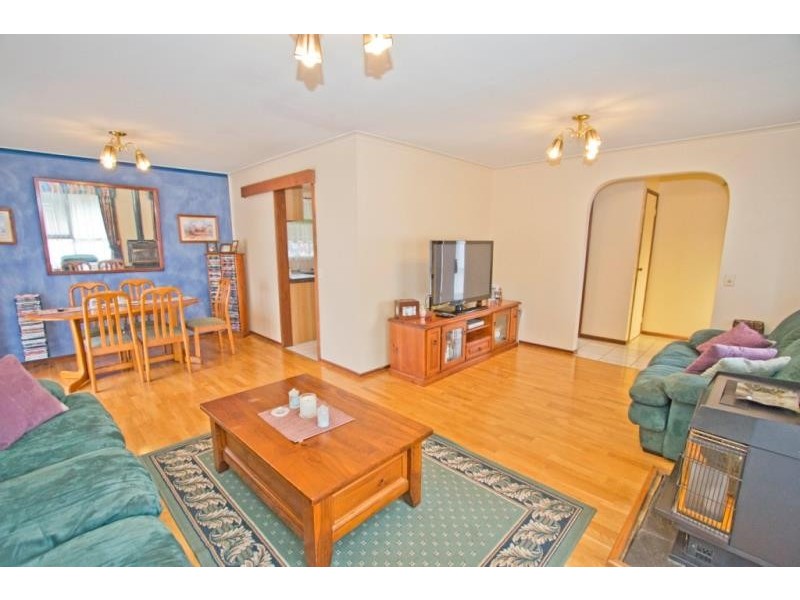 86 Hilton Way, Melton West VIC 3337