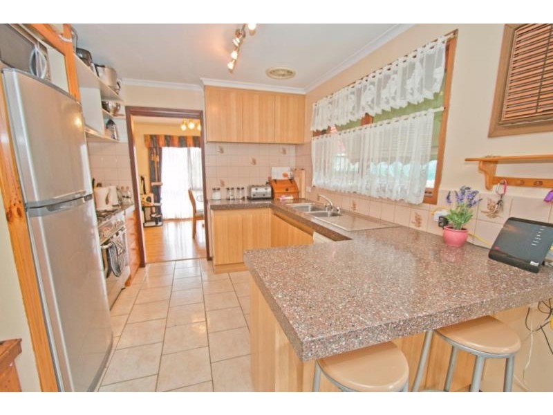 86 Hilton Way, Melton West VIC 3337