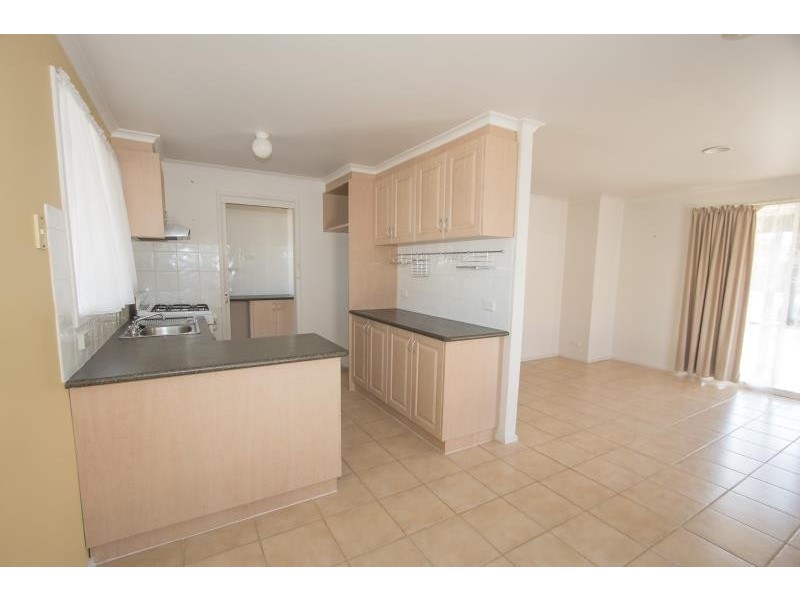 7 Strachan Place, Melton South VIC 3338