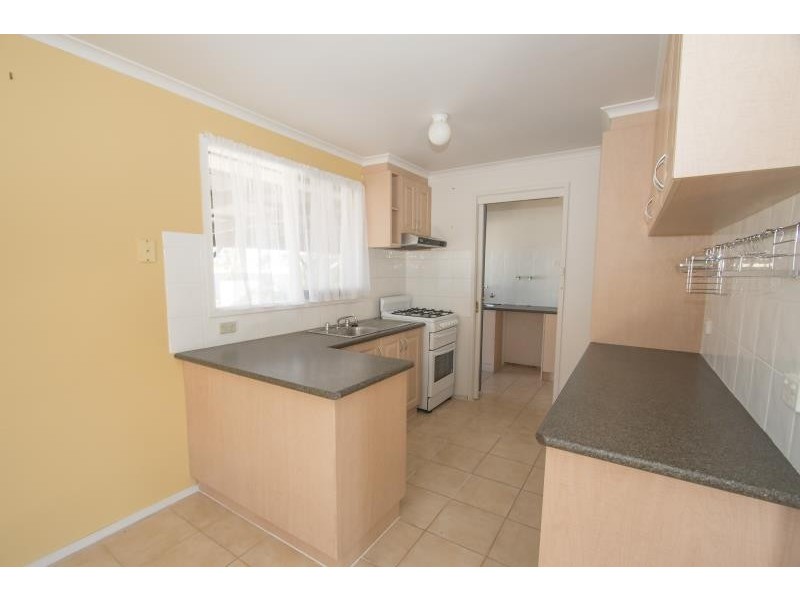 7 Strachan Place, Melton South VIC 3338