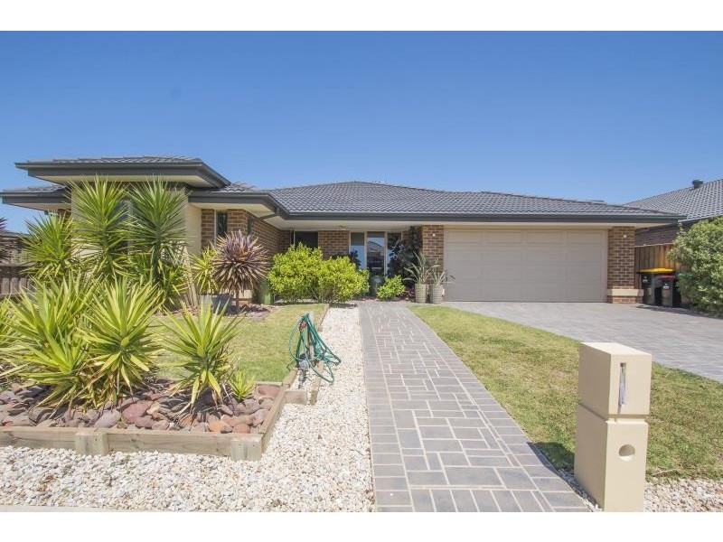 16 Dianella Court, Brookfield VIC 3338