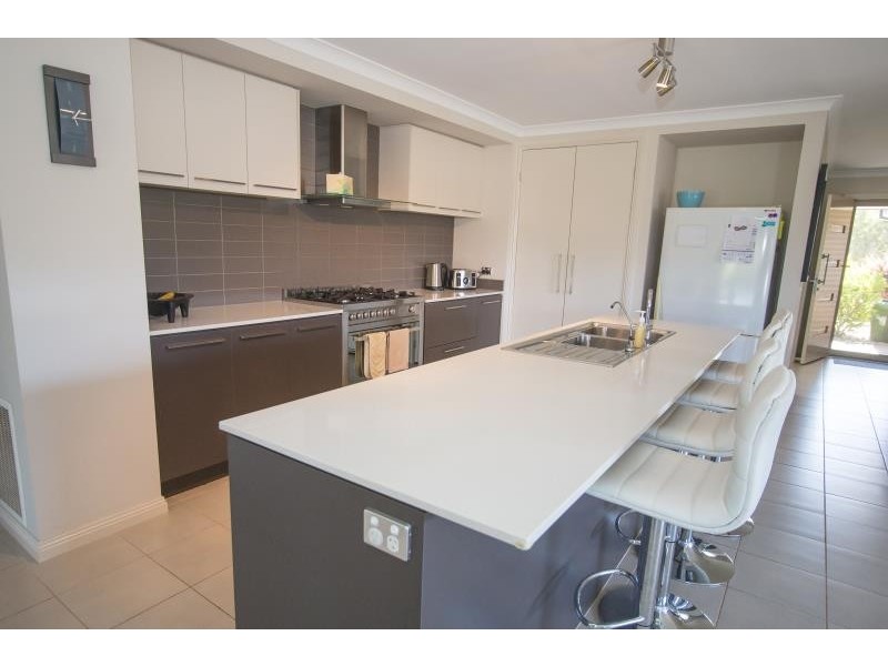 16 Dianella Court, Brookfield VIC 3338