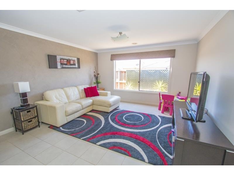 16 Dianella Court, Brookfield VIC 3338