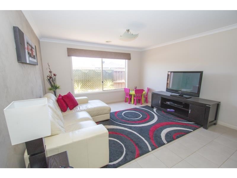 16 Dianella Court, Brookfield VIC 3338