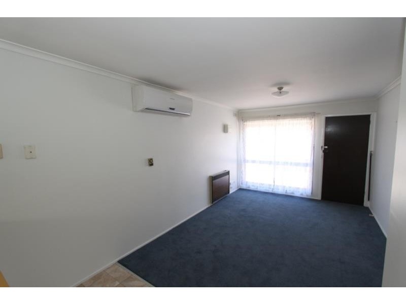 4/7 Raymond Street, Melton South VIC 3338