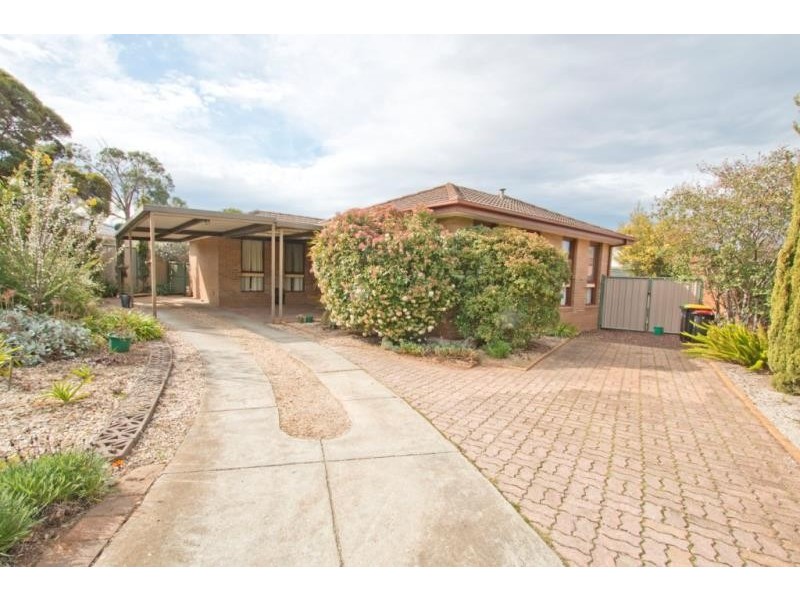 28 Rathdowne Circuit, Melton West VIC 3337
