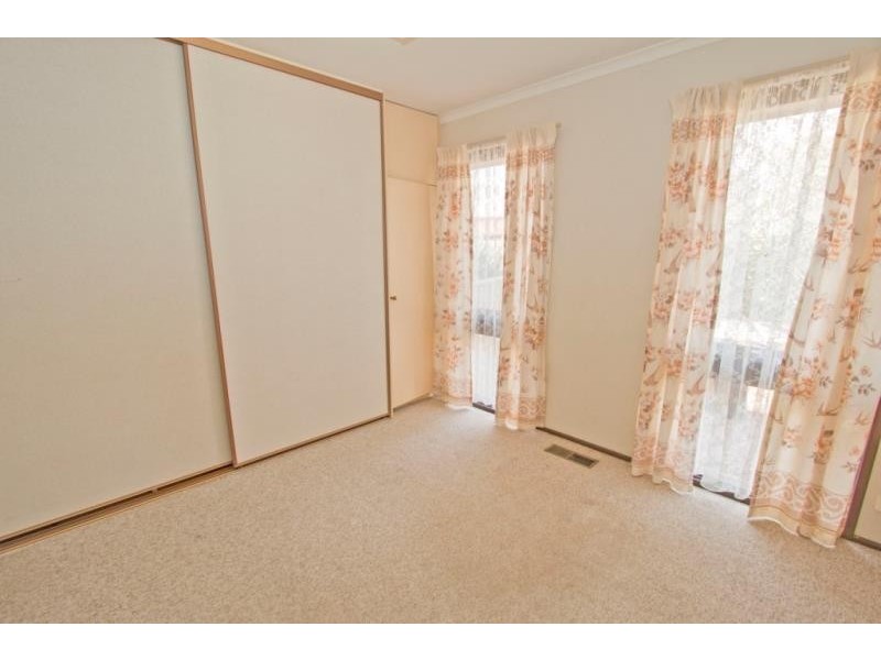 28 Rathdowne Circuit, Melton West VIC 3337