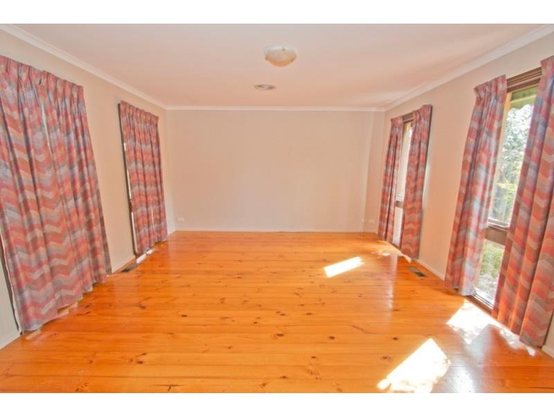 28 Rathdowne Circuit, Melton West VIC 3337