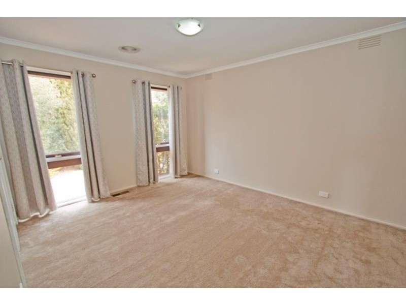 28 Rathdowne Circuit, Melton West VIC 3337