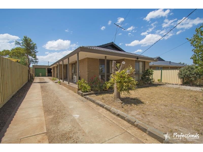 9 Hudson Place, Melton VIC 3337