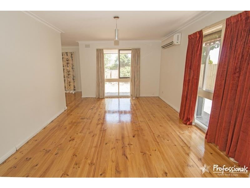 9 Hudson Place, Melton VIC 3337