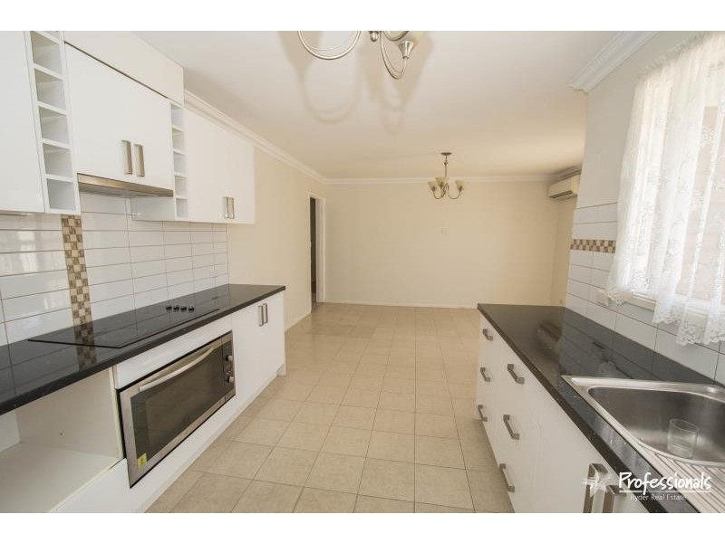 9 Hudson Place, Melton VIC 3337