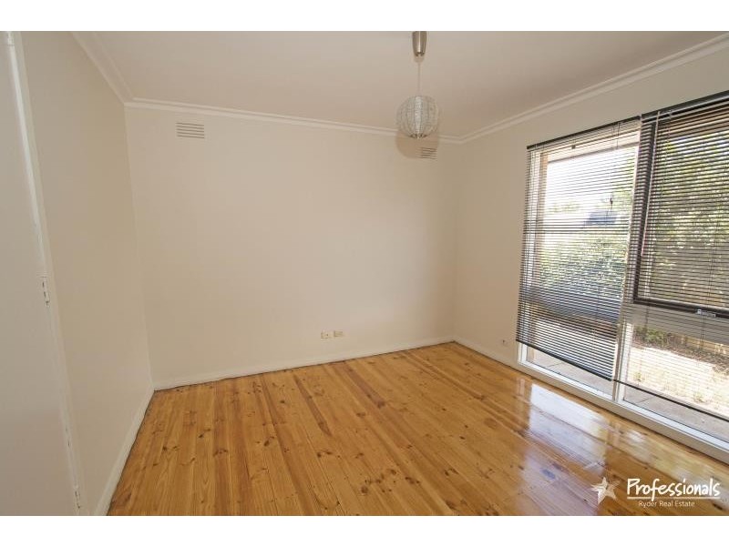 9 Hudson Place, Melton VIC 3337