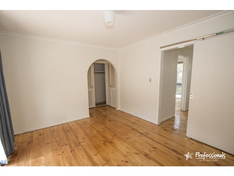 9 Hudson Place, Melton VIC 3337