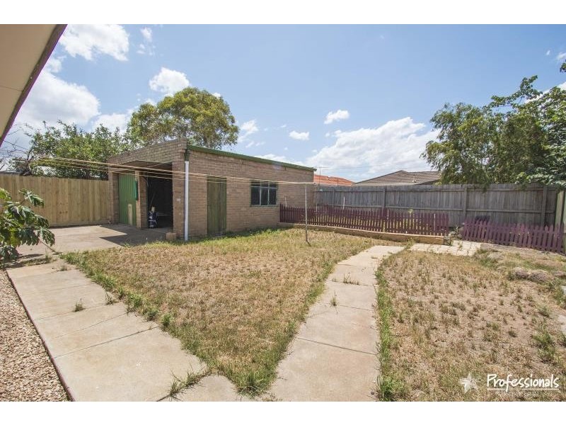 9 Hudson Place, Melton VIC 3337