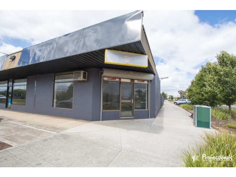 16 Morris Street, Melton South VIC 3338