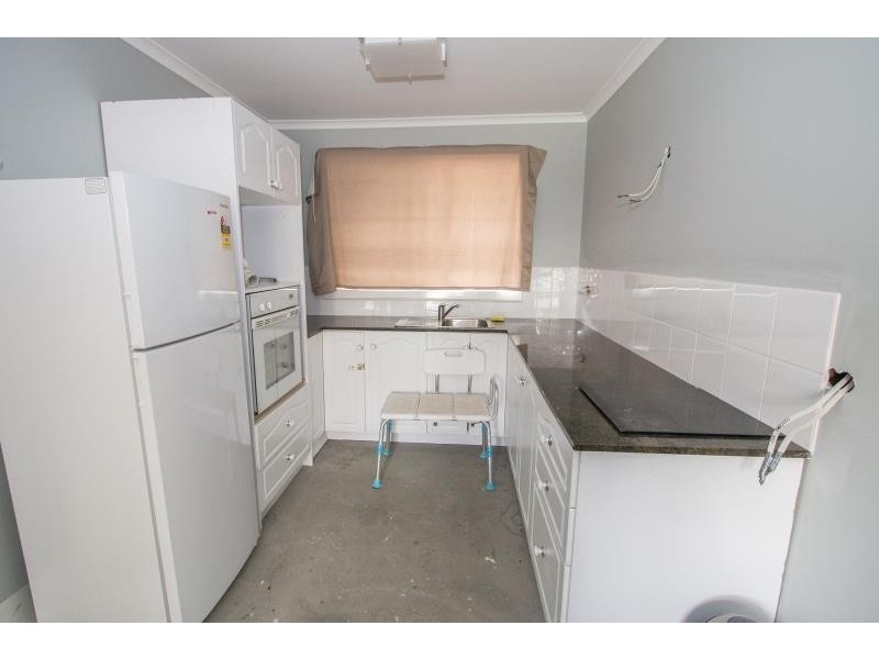 16 Morris Street, Melton South VIC 3338