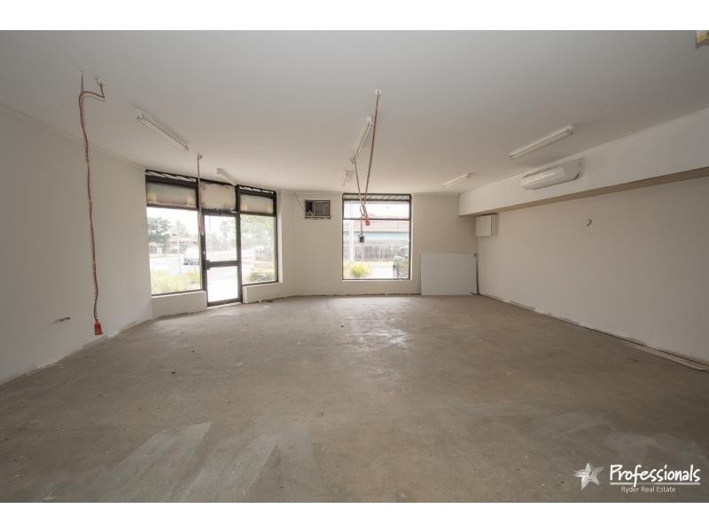 16 Morris Street, Melton South VIC 3338