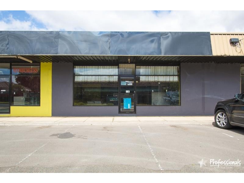 18 Morris Street, Melton South VIC 3338