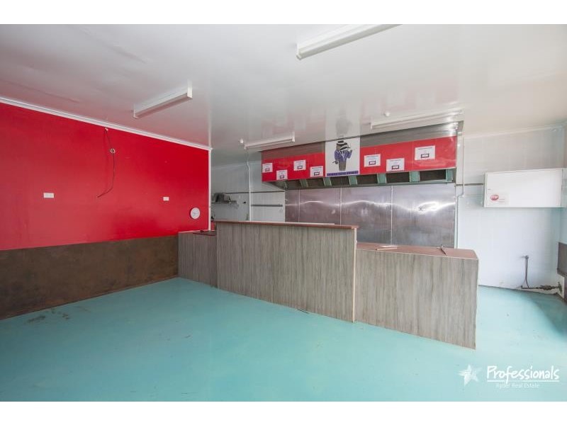 16 Morris Street, Melton South VIC 3338