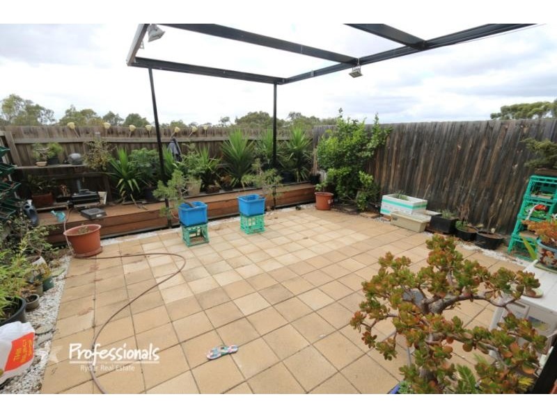 27/62 Andrew Street, Melton South VIC 3338