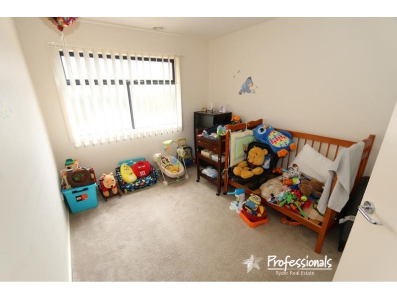 27/62 Andrew Street, Melton South VIC 3338