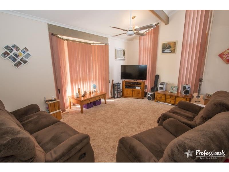 41 Blackdog, Brookfield VIC 3338