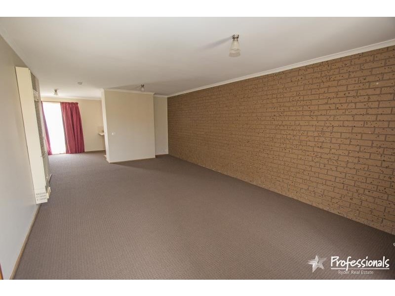8/43 Wickham Street, Melton South VIC 3338