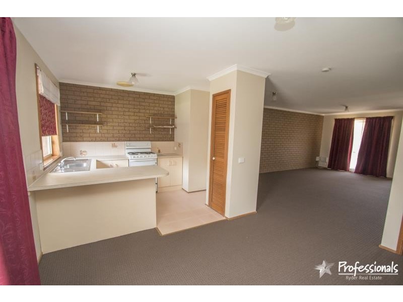8/43 Wickham Street, Melton South VIC 3338
