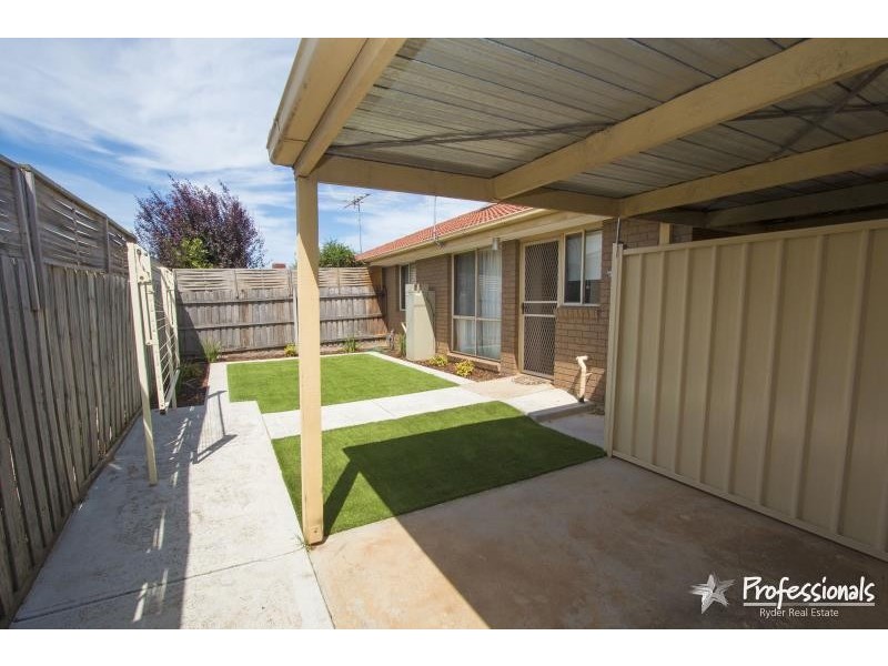 8/43 Wickham Street, Melton South VIC 3338