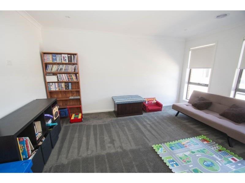 12 Moor Park Avenue, Melton West VIC 3337