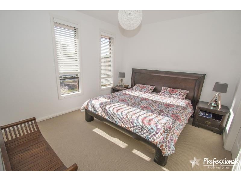 1 Cheviot Court, Melton West VIC 3337