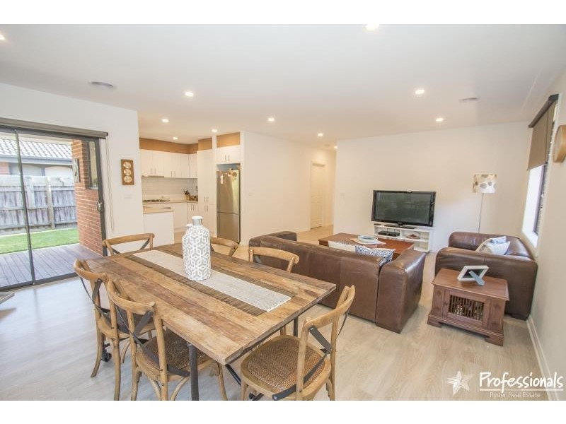 1 Cheviot Court, Melton West VIC 3337