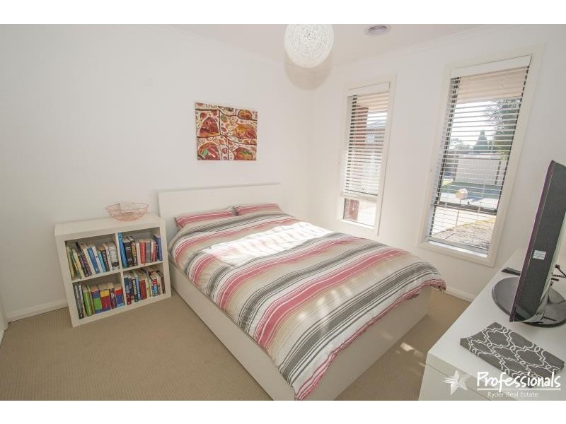 1 Cheviot Court, Melton West VIC 3337