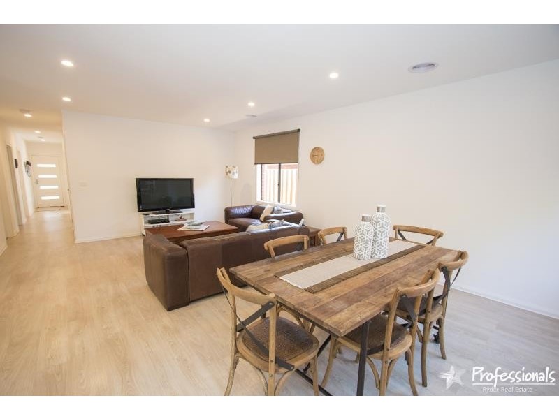 1 Cheviot Court, Melton West VIC 3337