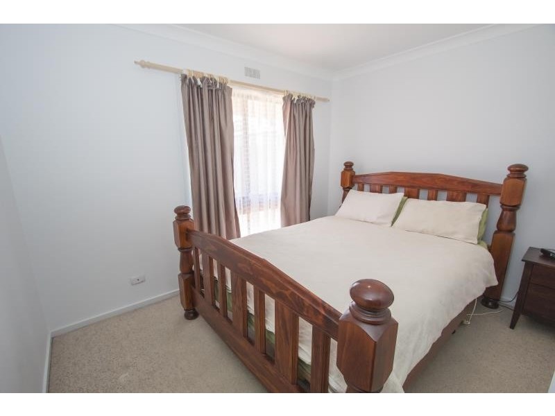 14 Crestmont Drive, Melton South VIC 3338