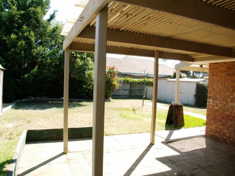 3 Walsingham Crescent, Kurunjang, Kurunjang VIC 3337