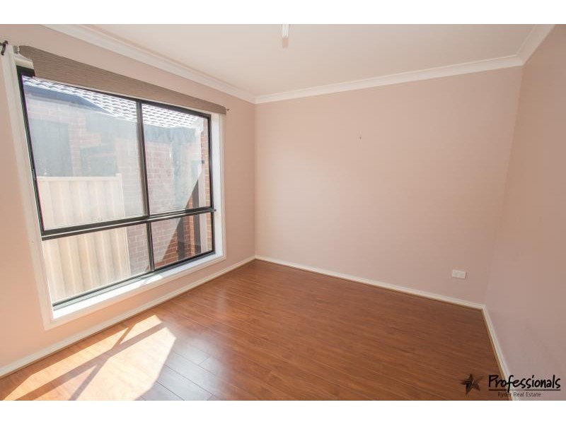 3 Oakbank Court, Melton West VIC 3337