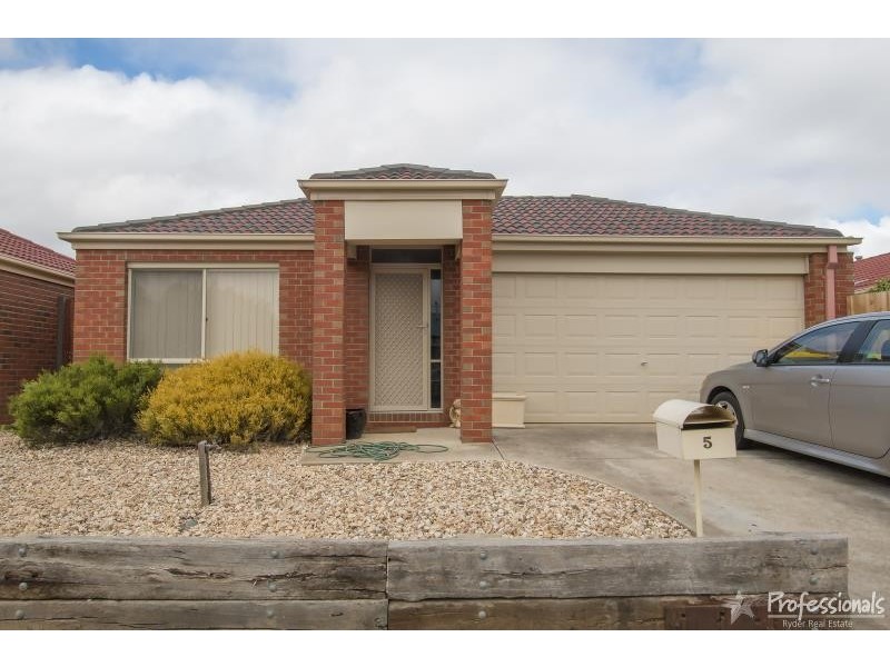5 Hillsmeade Drive, Melton West VIC 3337