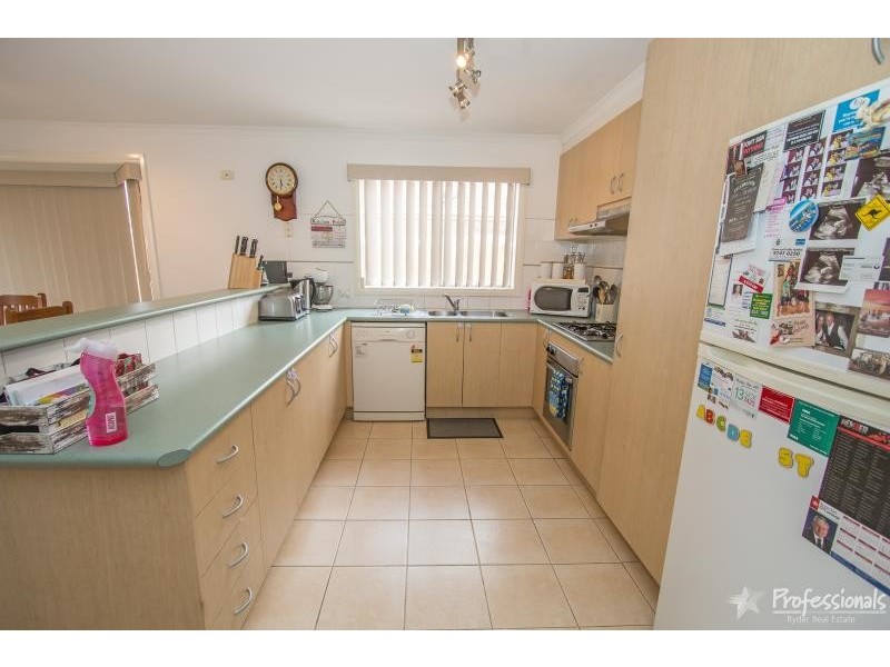 5 Hillsmeade Drive, Melton West VIC 3337