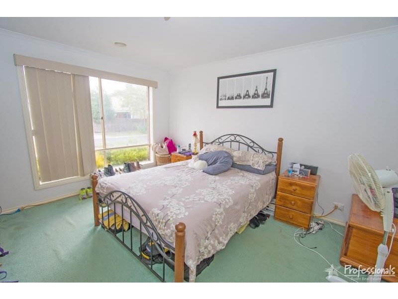 5 Hillsmeade Drive, Melton West VIC 3337