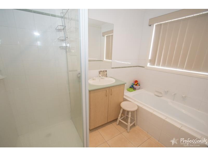 5 Hillsmeade Drive, Melton West VIC 3337