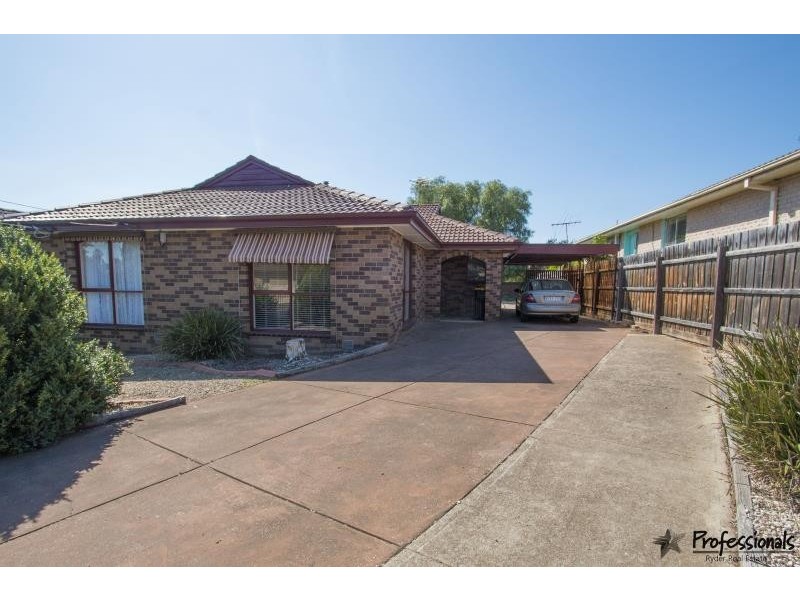 5 Exell Avenue, Melton South VIC 3338