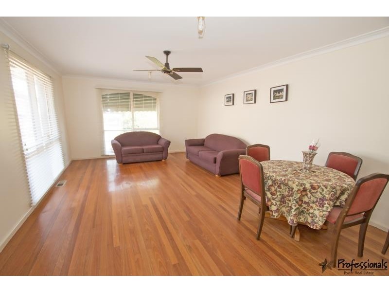 5 Exell Avenue, Melton South VIC 3338