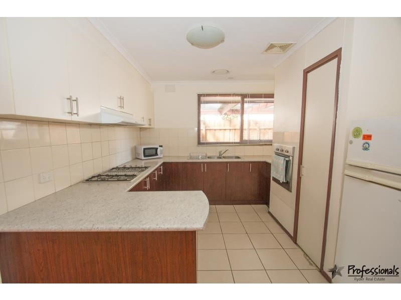 5 Exell Avenue, Melton South VIC 3338