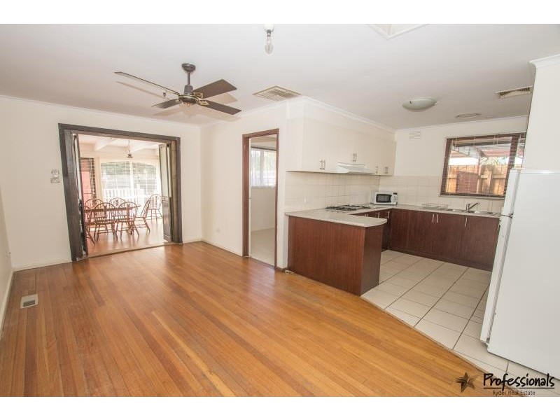 5 Exell Avenue, Melton South VIC 3338