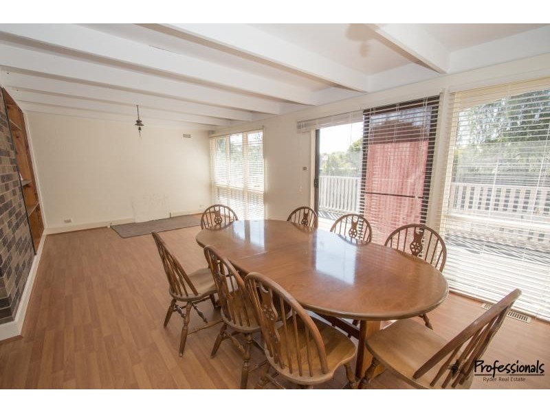 5 Exell Avenue, Melton South VIC 3338