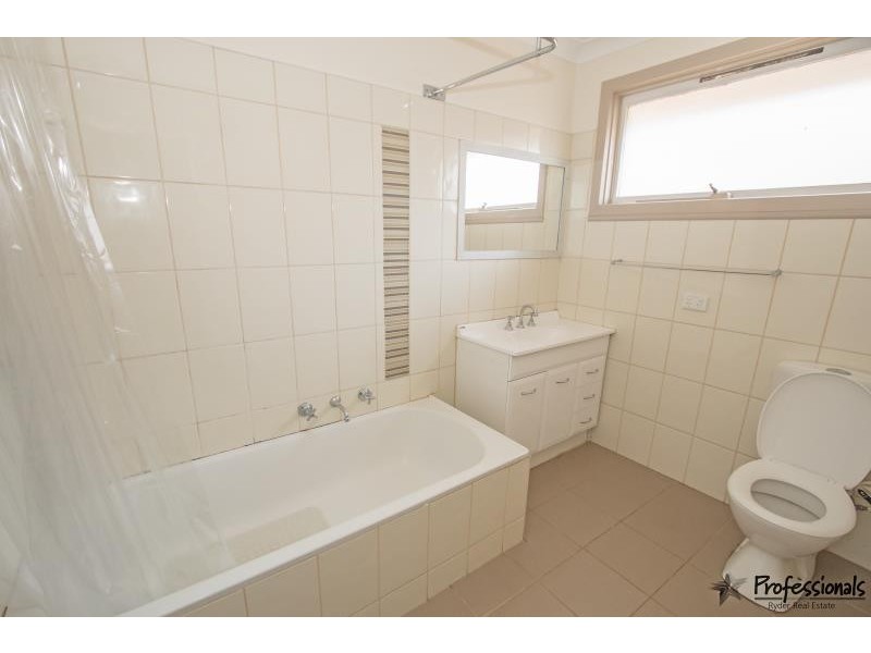 5 Exell Avenue, Melton South VIC 3338