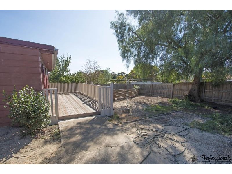 5 Exell Avenue, Melton South VIC 3338