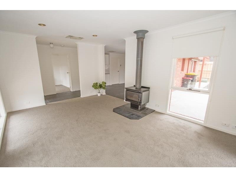 586 High Street, Melton West VIC 3337